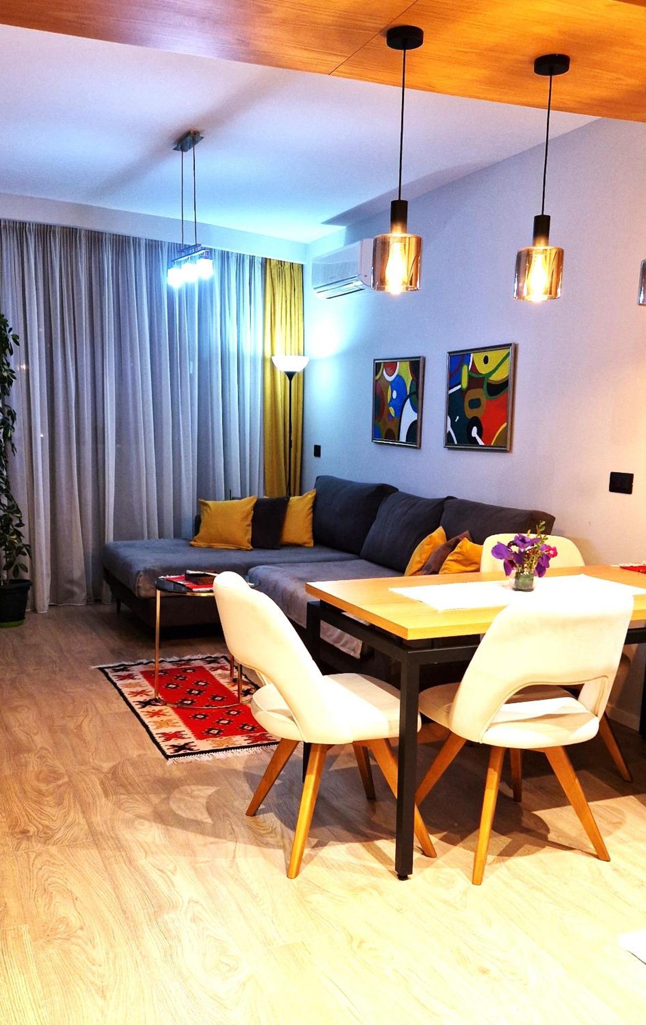 Central Luxury Apartment Тирана Екстер'єр фото