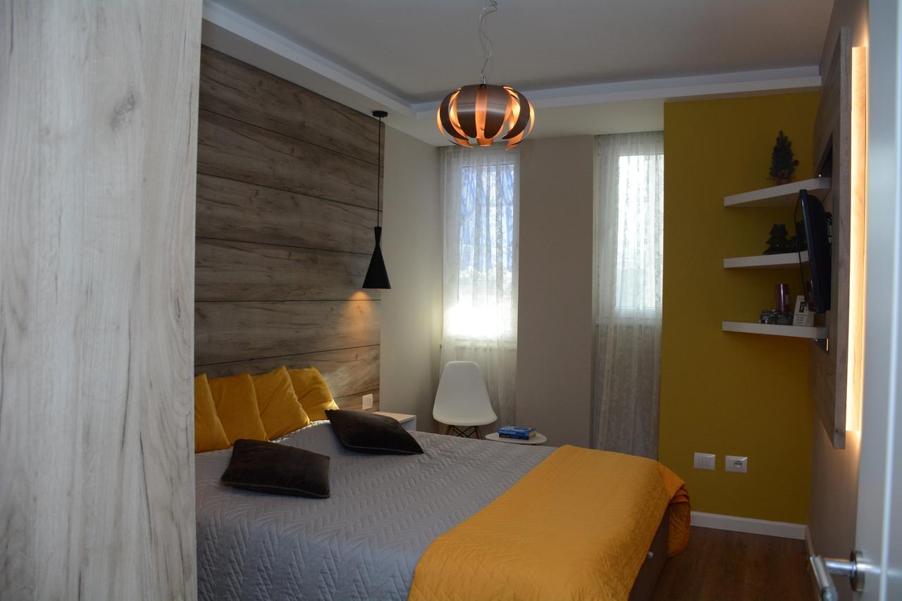 Central Luxury Apartment Тирана Екстер'єр фото